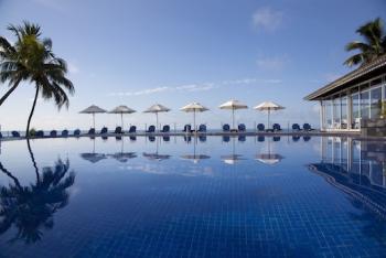 Pool Coco de Mer & Black Parrot Suite Praslin Seychellen
