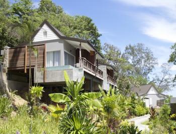 Carana Beach Hotel Mahe Seychellen