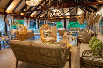 Acajou Lounge
