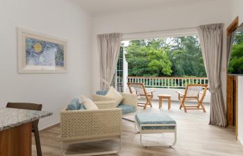 Acajou Holiday Residence Veranda