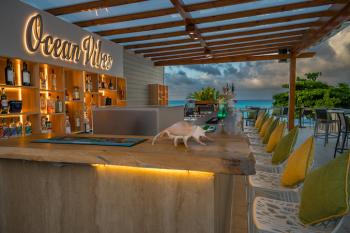 Acajou Ocean Vibe Bar