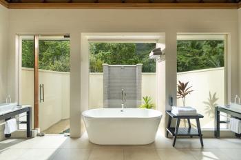 Niva Labriz  Seychellen Beach Villa Bathroom